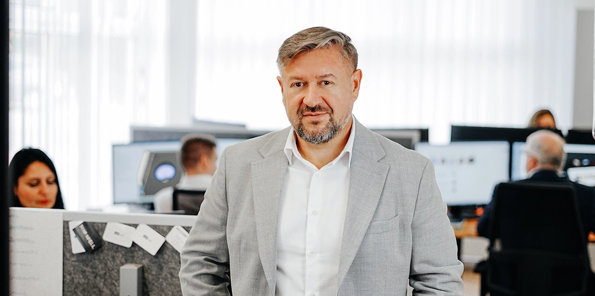 BOLTCAD Geschäftsführer im Büro